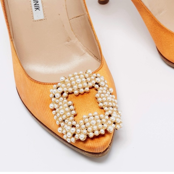 Manolo Blahnik Hangisi Orange - Picture 7 of 8